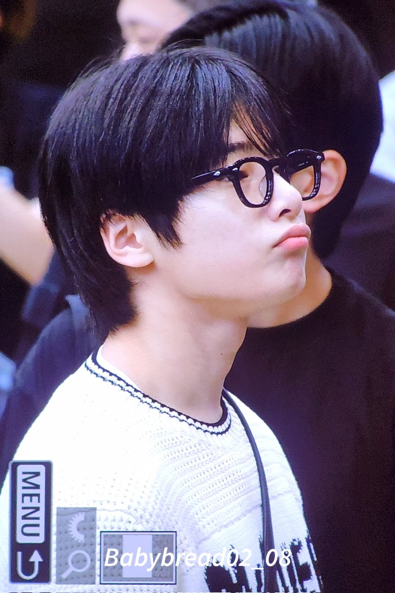 230830
오늘 정인이 컨셉 커비인가ヽ(o´3`o)ﾉ

#StrayKids #I_N #JEONGIN #스트레이키즈 #아이엔 #양정인