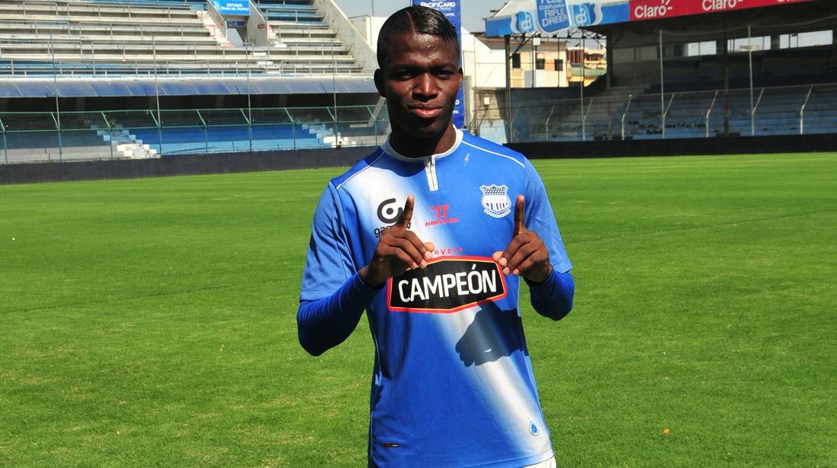 ComandoBarcelo's tweet photo. Enner Valencia va a ganar la Libertadores y después regresará a Ecuador para ganar el último título que le falta, la Serie B de Ecuador con Emelec.
El último Ídolo del Emelecismo ⚡ https://t.co/zzrMaIMF7i