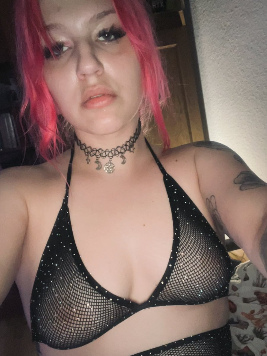 LAURA tweet media
