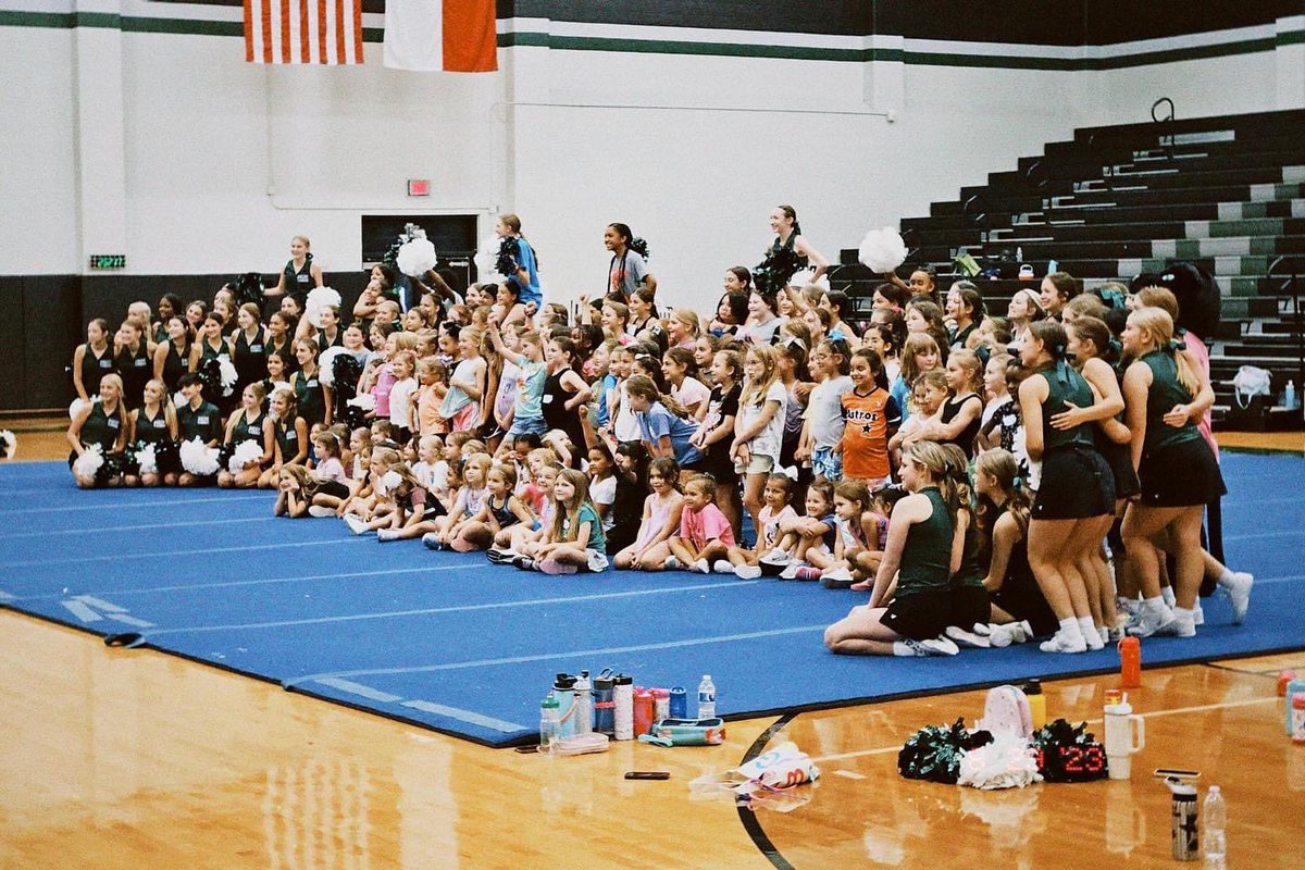 kpark_cheer's tweet photo. We had such a great time working with our future panthers at our cheer clinic! We can’t wait to see everyone at the football game this Thursday to show off their skills! 💚🖤🐾 @HumbleISD_KPHS @HumbleISD https://t.co/SMhyfkiqeO