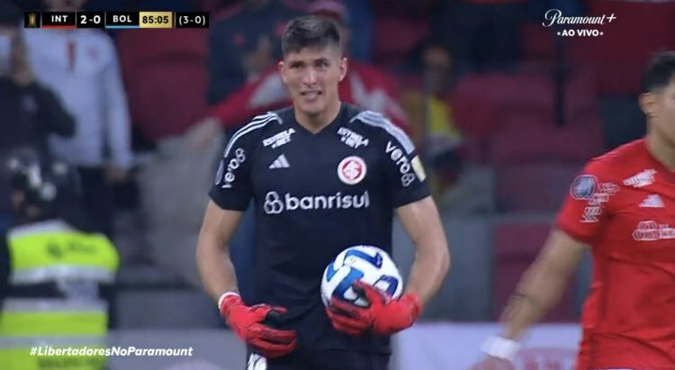 JantadasSCI's tweet image. Rochet claramente emocionado com o Beira-Rio inteiro gritando o nome dele 🔥

EU ESTOU ARREPIADO! 🥹🇦🇹