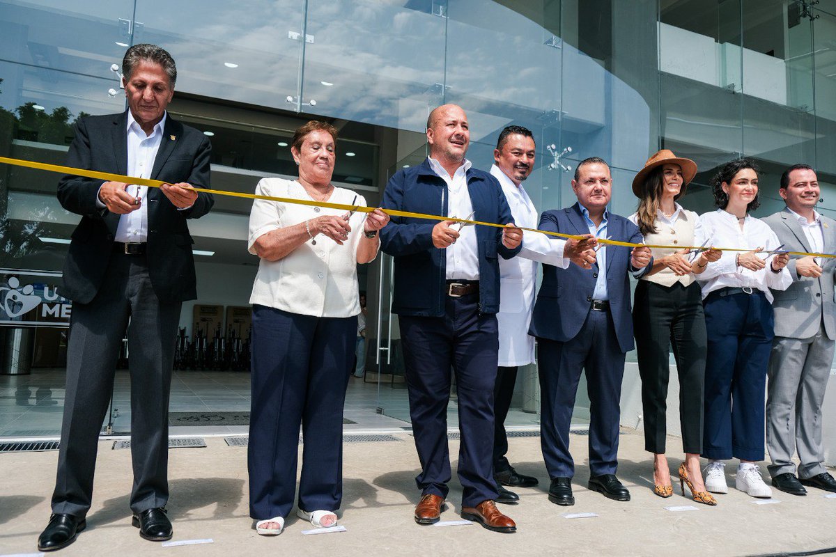EnriqueAlfaroR's tweet photo. Inauguramos la cuarta unidad médica familiar del @ipejalgob en Los Olivos, Zapopan, con una inversión de 162.5 mdp, entre obra y equipamiento de primer nivel, que ya está totalmente lista para atender la vida y salud de 21 mil trabajadores y jubilados del estado.

Imagínense, pasaron 10 años desde la última inauguración de una Unimef del Ipejal, reflejo del rezago en materia de salud que se vivía en Jalisco y de la corrupción que tenía secuestrado al Ipejal, sin duda, una muestra clara de que ese episodio de vergüenza llegó a su fin.