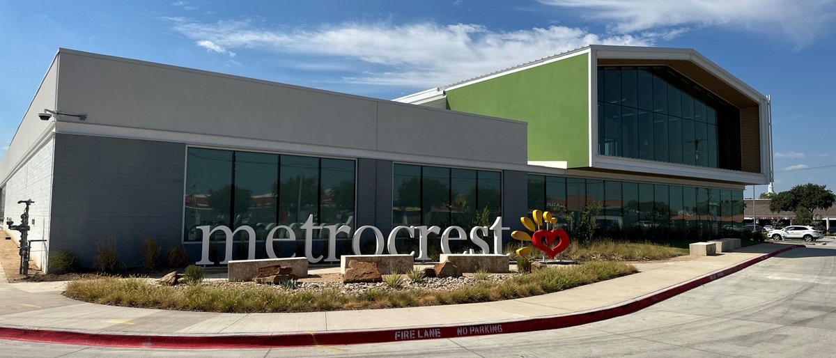 MetrocrestHelps's tweet photo. 👀Can you spot the new addition to our new 🏡home? It was installed just this afternoon.🌞 
#buildingourfuture #metrocresthelps #heresyoursign #eyespy https://t.co/h3J4wnItLt