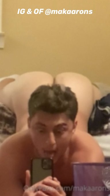 Should I post this vid here? Retweet for yes.   Treats and naughties tomorrow night on my 0F :) https://t