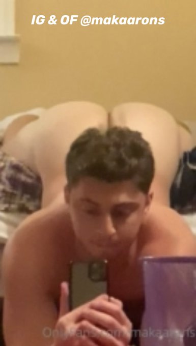 Should I post this vid here? Retweet for yes.   Treats and naughties tomorrow night on my 0F :) https://t