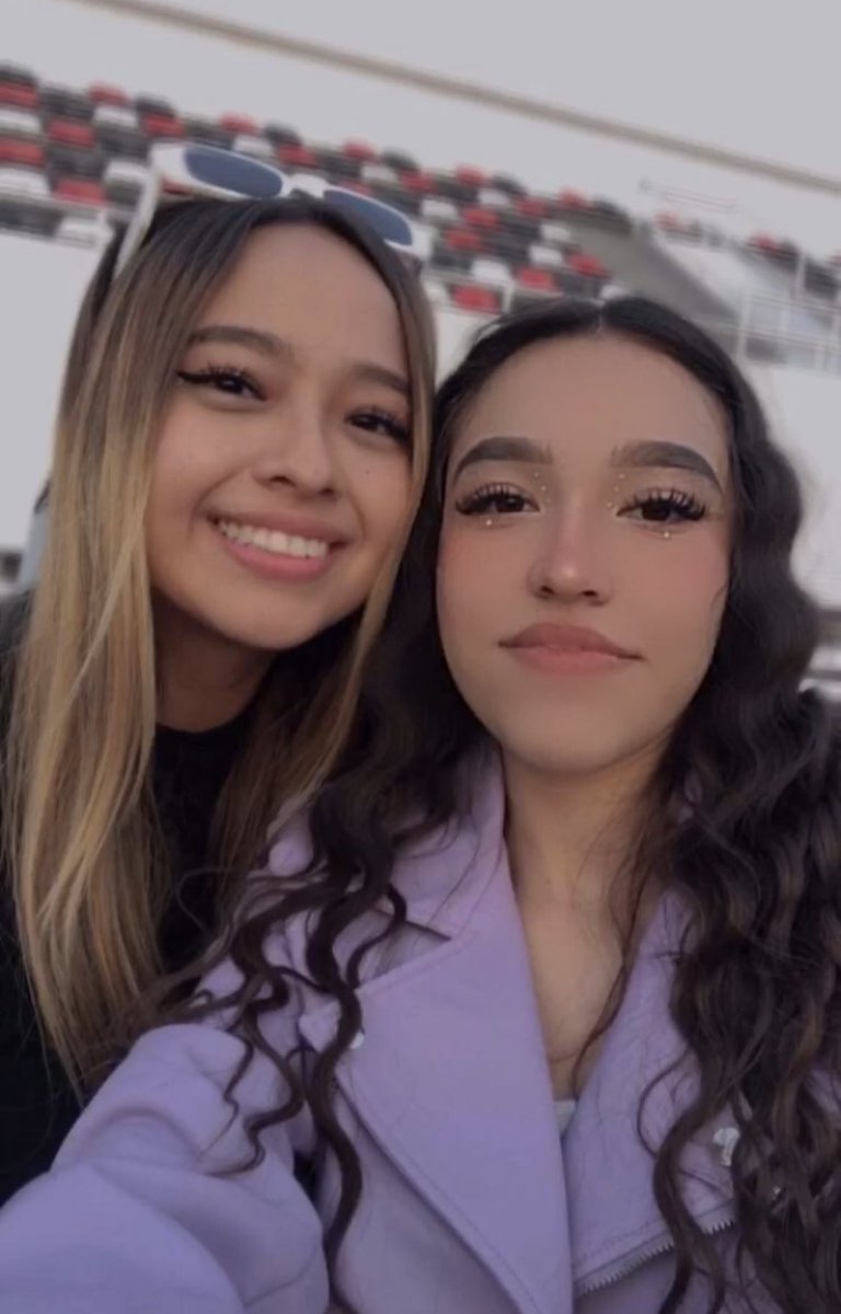 Feliz cumpleaños a la más bonitaaaa🥳
Mi <a href="/Yareeli_Hdez/">Yareli Hernández</a> sabes lo mucho que te adoro, gracias por estar en mi vida, la haces muy bonita..💗
Sigue brillando tan bonito como solo tú sabes, pásala muy lindooo💗💗