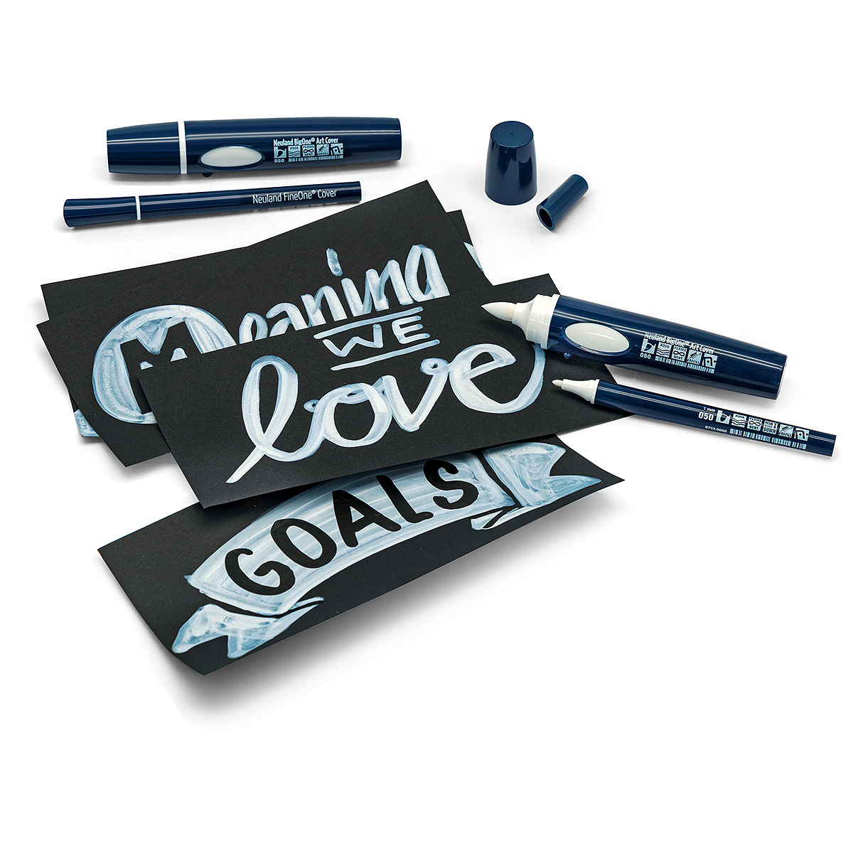 COMING SOON: a white marker that doesn't need pumping or priming. Great for black, grey or brown paper, and for covering Neuland Outliner.
AND you can draw over it with other Neuland colours.
Neuland's Cover Marker is refillable and suitable for replacement nibs.
#Neuland #white