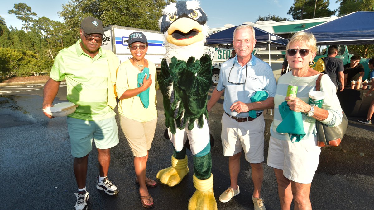 UNCWAthletics's tweet image. Another terrific Hawks to the Neighborhood event at nearby Brunswick Forest. Thanks to @EmergeOrtho for supporting the event and to all the welcoming folks of the Brunswick Forest community.

📷 | bit.ly/47QHMrX

#HawkYeah #UNCW @UNCWilmington