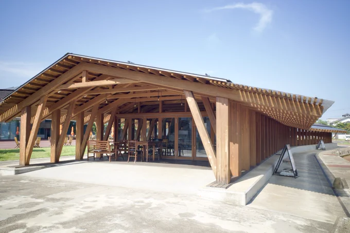 燕三条へ。朝から素敵な建築を見れてほくほくな一日の始まりです 