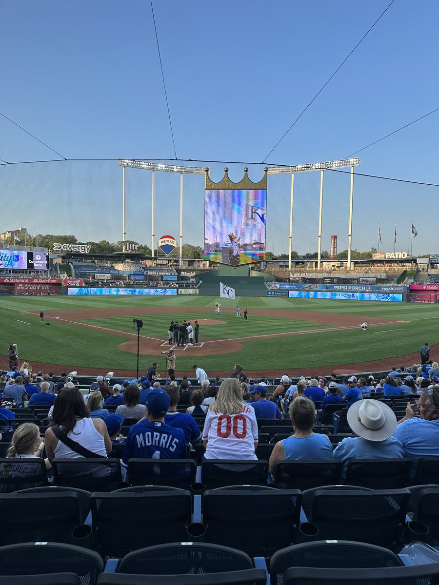 DrewD4343's tweet photo. Great night for baseball in the Heartland with Micah Campbell! #kcroyals https://t.co/PLwnPzzDw6