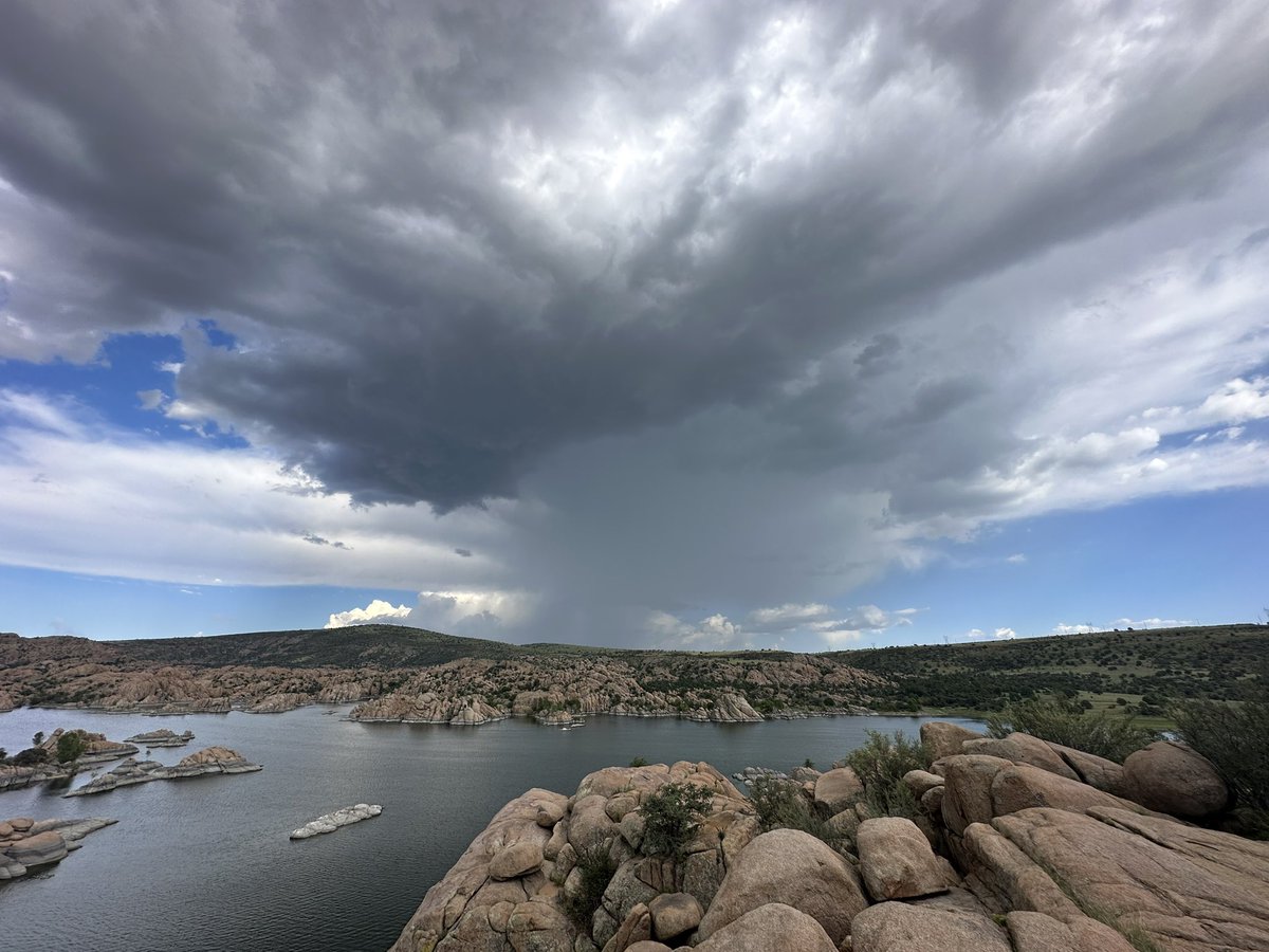 Trading to catch a bolt over Watson Lake this afternoon! #azwx #watsonlake