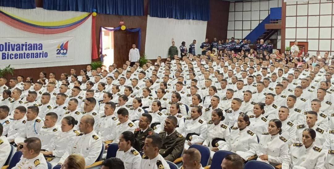 AB_COMANDOIMB's tweet photo. El Comando de la Infantería de Marina Bolivariana felicita a la Promoción de Tropas Profesionales "Bicentenario de la Batalla Naval del Lago de Maracaibo" por concluir exitosamente el periodo de adiestramiento y formación académica. 
#NosotrosVenceremos
#IMB https://t.co/n3DhQOuzOy