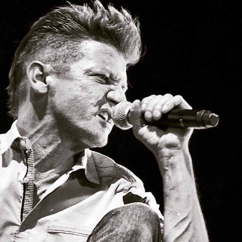 LisaStarbuck's tweet photo. On @JeremyRenner's Instagran Story: new music coming at a heart-shattering pace 💕
#jeremyrenner #unstoppable #loveandtitanium #Rennervations #hawkeye #clintbarton #mayorofkingstown #mikemclusky
#aaroncross #willbrandt #sweetgrassvodka #livefornow https://t.co/tQenOnyptN