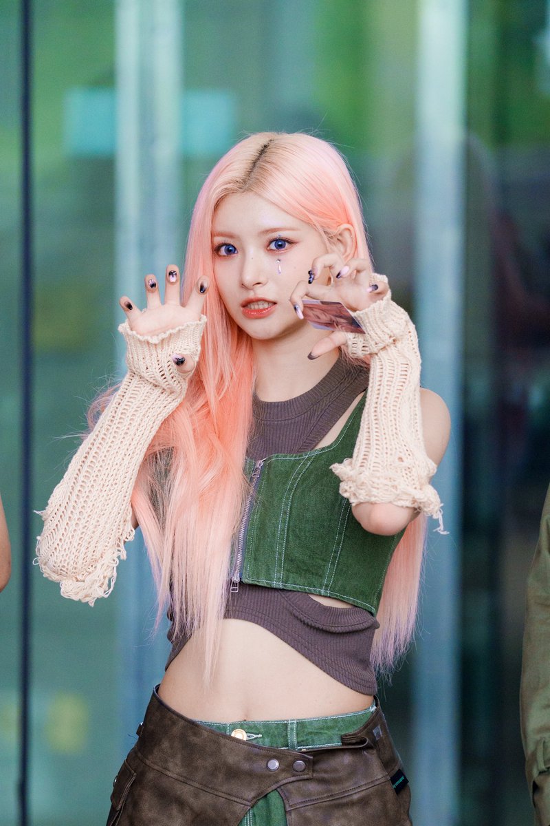 230830 미팬 무보정 이런이

에버글로우 하트를 만들었다 자랑하는중

#왕이런 #이런 #yiren #에버글로우 #EVERGLOW