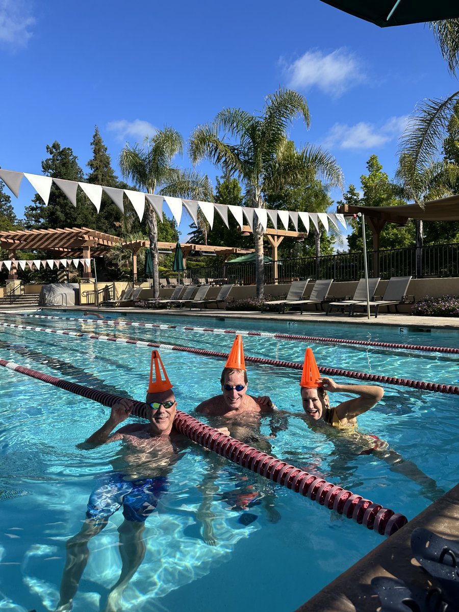 LaRincCC's tweet photo. Thanks for a great summer! With school starting and Summer winding down- Lifeguards will be present on weekends only through September.

Please remember to return any cabana towels. We will wash them, fold them &amp; have them ready for your next visit!

Thank you,
P &amp; F Staff https://t.co/tWSbJyfym2