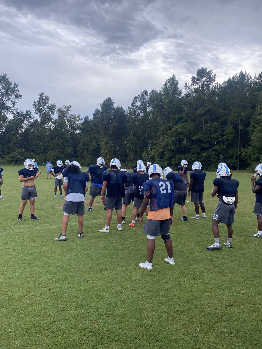 Coach_Pfiester's tweet photo. Had a great day today getting ready for Friday night!  Practice in the rain, devotional from Pastor Brad and victory Tuesday!  Gonna hunker down tomorrow!  #TideFAST🌊 #Team26 #Play12 https://t.co/DsJA7xJcub