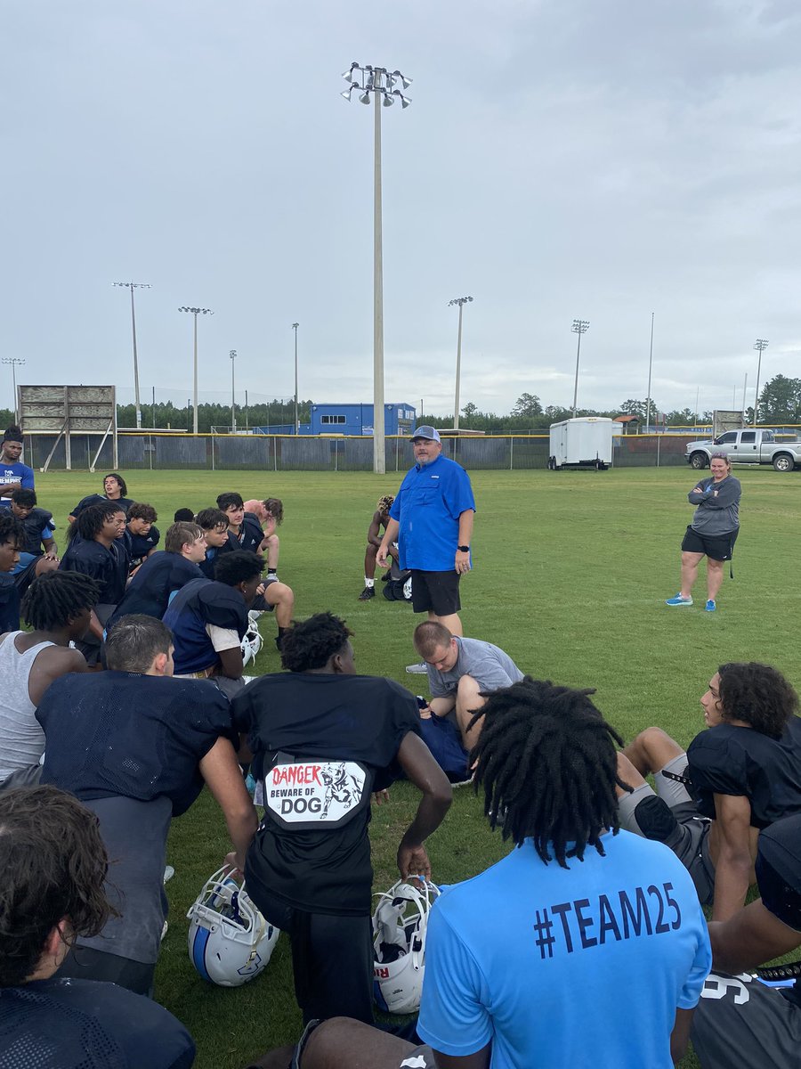 Coach_Pfiester's tweet photo. Had a great day today getting ready for Friday night!  Practice in the rain, devotional from Pastor Brad and victory Tuesday!  Gonna hunker down tomorrow!  #TideFAST🌊 #Team26 #Play12 https://t.co/DsJA7xJcub