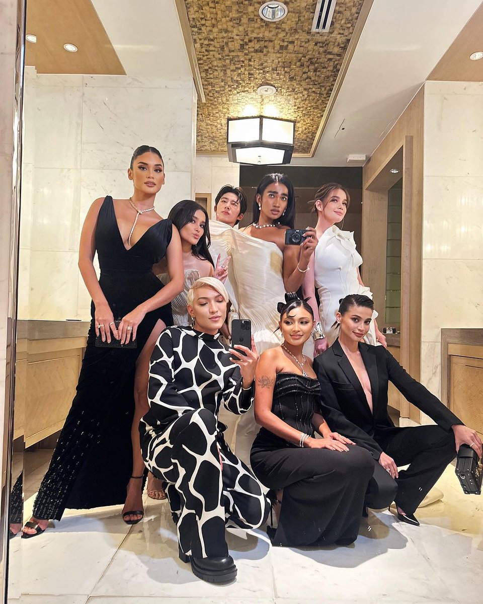 STARSTRUCK 🤩

Content creator Bryanboy, Miss Universe 2015 Pia Wurtzbach, actresses Liza Soberano, Nadine Lustre, Bea Alonzo and Anne Curtis, influencer Bretman Rock, and Korean rapper B.I pose for a photo at the star-studded Vogue Philippines Anniversary Gala last night at
