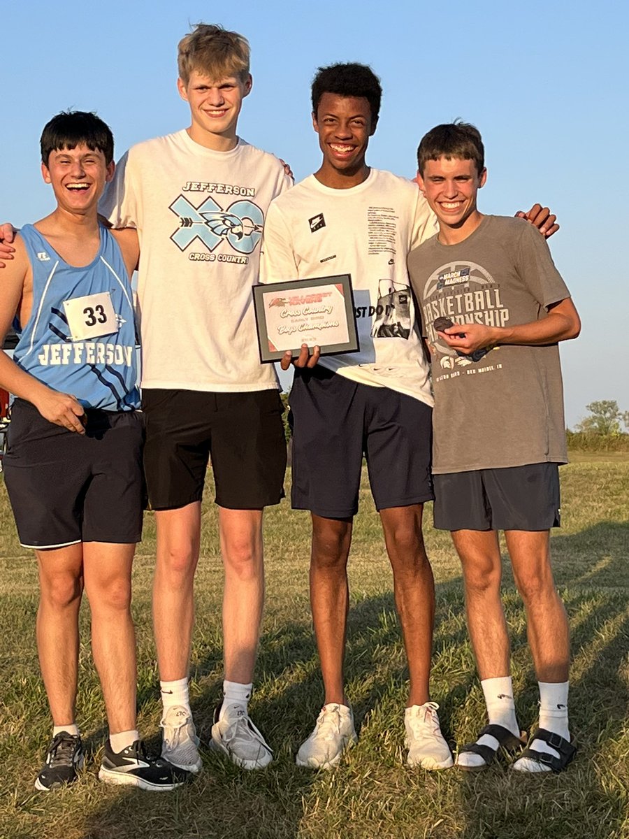 CRJHawkXC's tweet photo. The J-Hawks had a great night at Hillcrest! Both JV and Varsity teams finished 1st overall. Curtis Sanders was the individual champion and Rexton Travagiakis &amp; Caden Davis had solid races coming in 3rd &amp; 4th, respectively. Lots of individual medals in both races! Great job guys! https://t.co/8ih5lO1Z2I