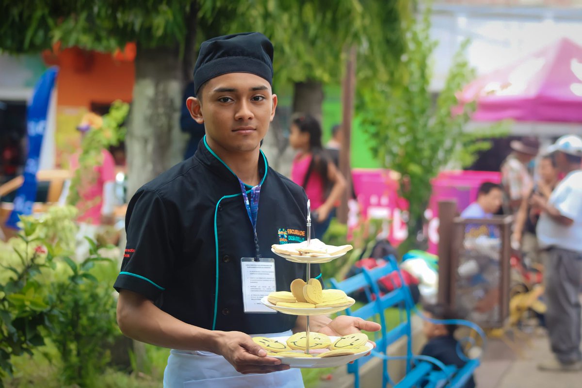MatchConLaPaz's tweet photo. Sin duda alguna un excelente espacio de sano esparcimiento para la #Juventud en general. Gracias a la Unidad Municipal de Juventud por la atenta invitación a la actividad, seguiremos trabajando por los jóvenes del departamento en la promoción y garantías de sus derechos. 🙌🏻 https://t.co/LiD1l5lItw