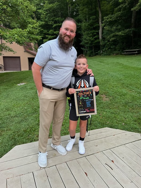 Jason_Olinger's tweet photo. How’s my dude in third grade? I think he’s stoked about being in the same grade as his momma @JennyOlinger https://t.co/UtSldUPkLv