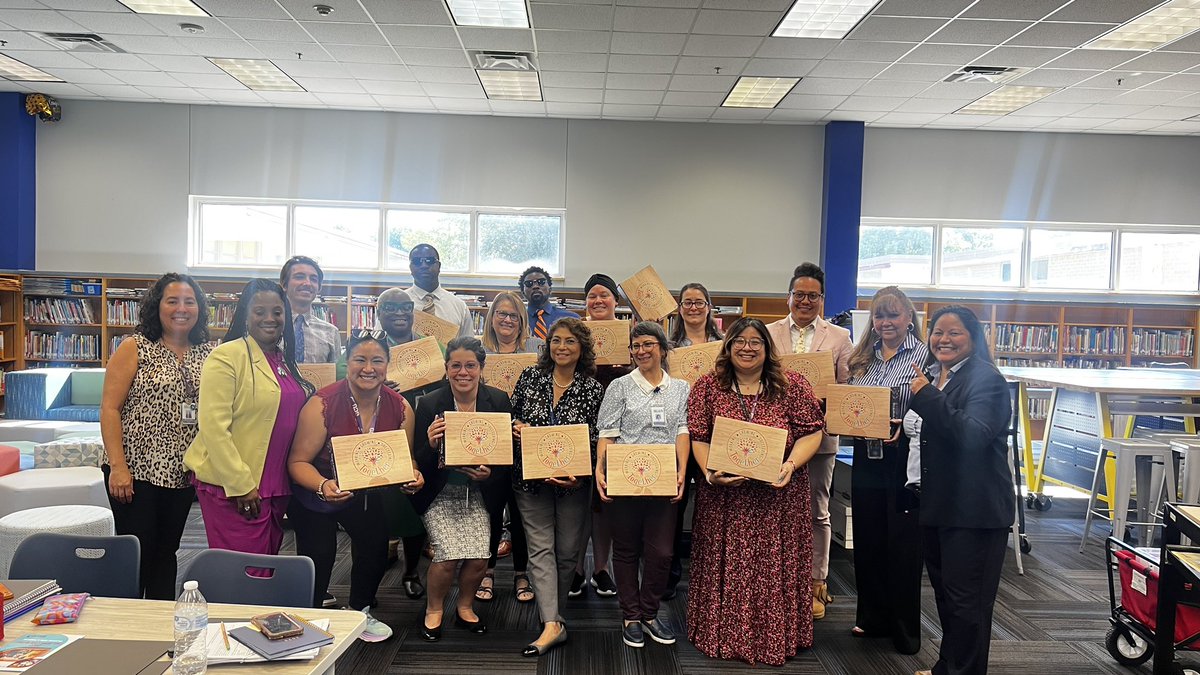 puentedisd's tweet photo. Thank you @YCardozaRamirez for the #Home2Home PD. You wanted 6 teachers to the start the program @LLHotchkissElem — we’ll double that plus some! #RelationshipsAreEverything @BarksdaleCl @SBarrios_DISD @ACEDallasISD @DrElenaSHill @ICanReadDallas https://t.co/N2OFmrCA5p