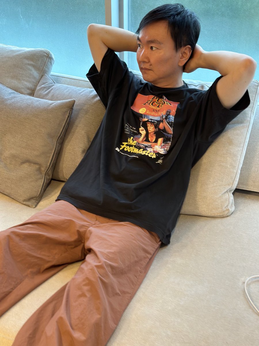 私事ですが、ついに黒Tシャツを解禁しました。 猫ちゃんワンちゃんいる