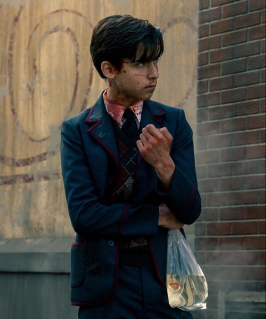 i don’t know a single actor that could’ve bodied Five like him 

i’m unsorry but he was TOO good