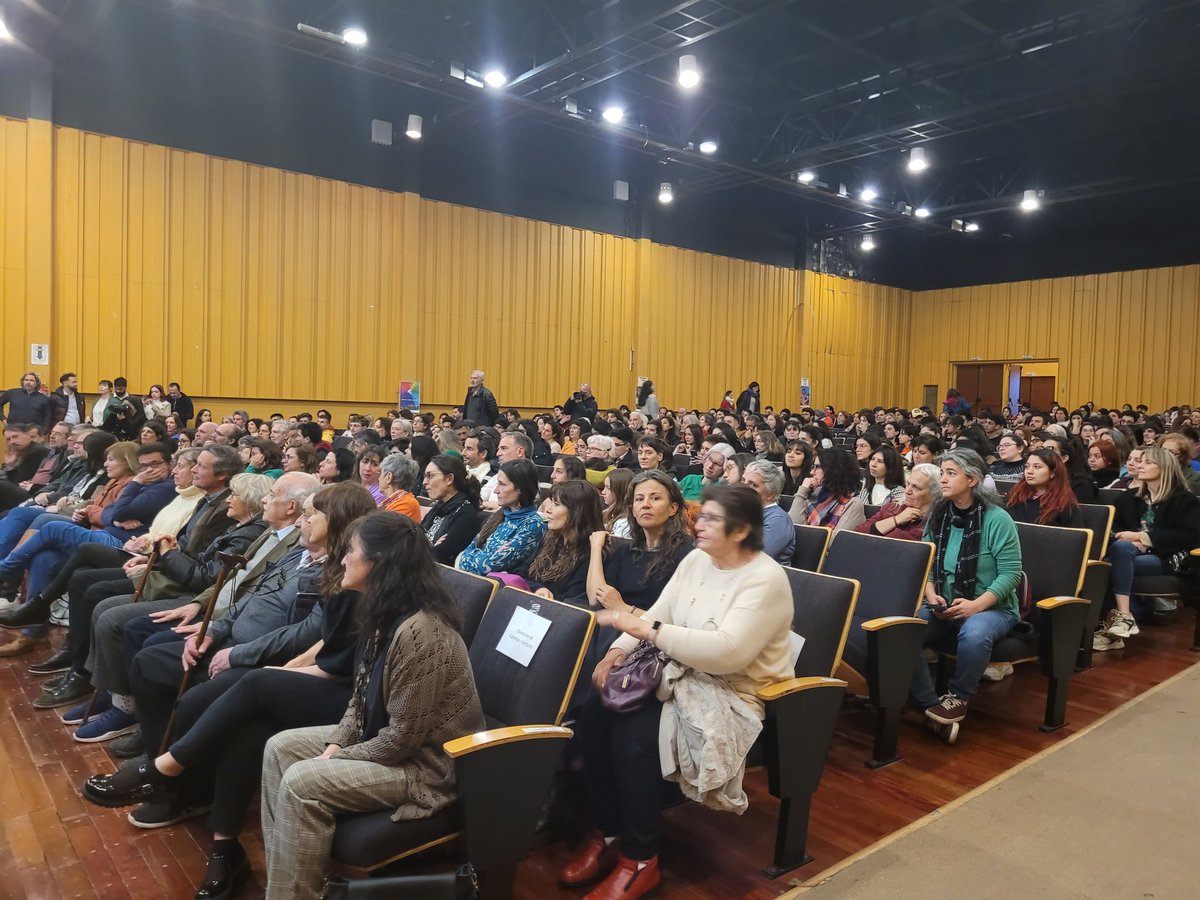 abuelasdifusion's tweet photo. "El valor de la memoria oral en la restitución de identidad" @ubasociales homenajeó Abuelas y al Archivo Biográfico Familiar en sus 25 años de existencia.
➡️https://t.co/JE7P2Qm4uy https://t.co/jTcUrafiDr