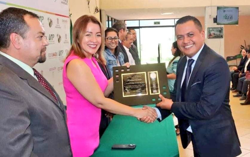 castelan_elida's tweet photo. Muchas felicidades a la Universidad Tecnológica del Sur del Edomex (#UTSEM) por su 26 Aniversario. Todo mi reconocimiento y respeto a esta Institución que ha formado a profesionistas de excelencia y de alta competitividad tecnológica a nivel local y mundial. https://t.co/aqXHMrEDTa