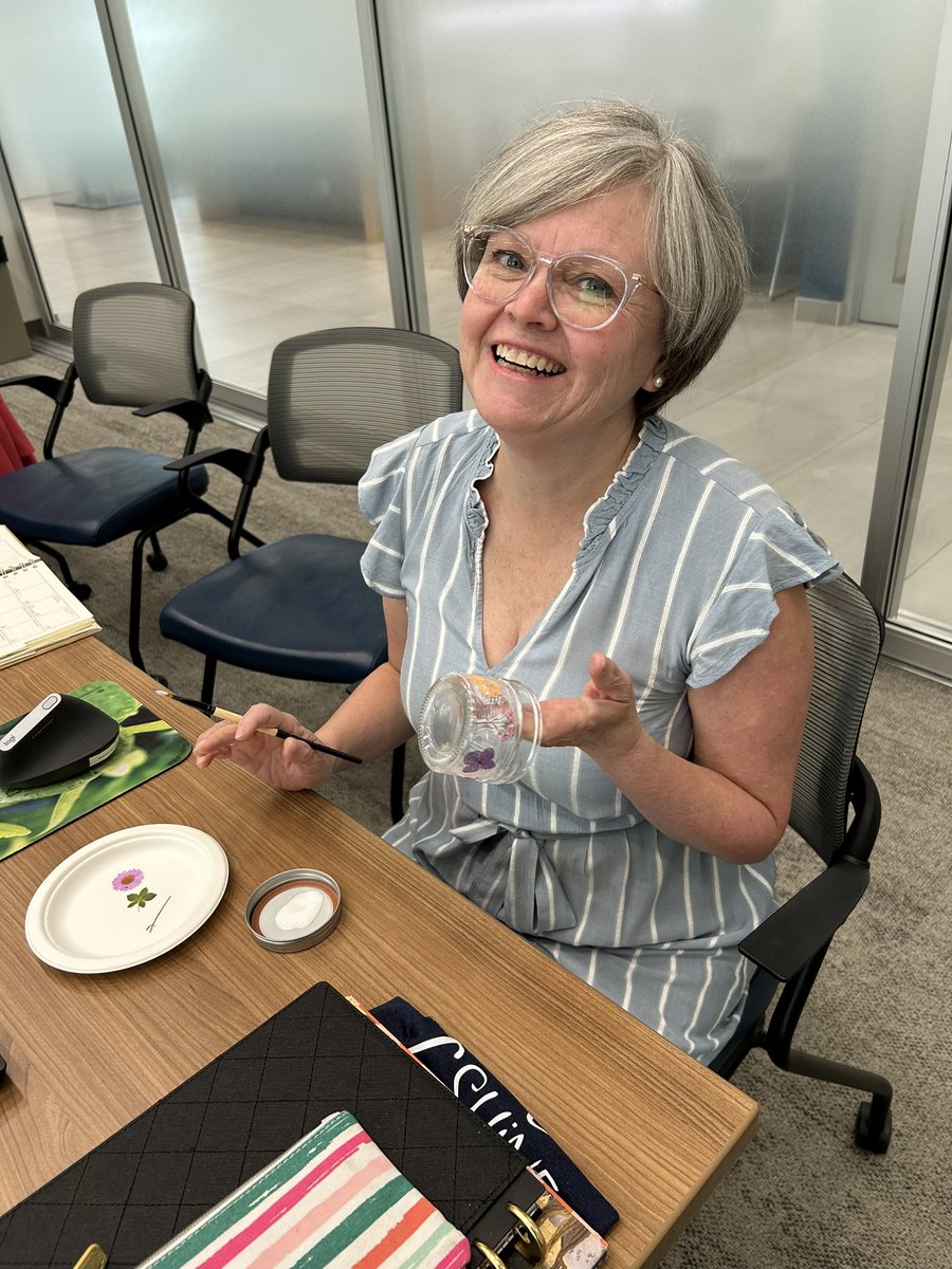 So grateful for this beautiful Inclusive Learning team who will continue to shine their lights as beacons of hope and support this year. <a href="/EICSCatholic/">Elk Island Catholic Schools</a> #gloweics ✨