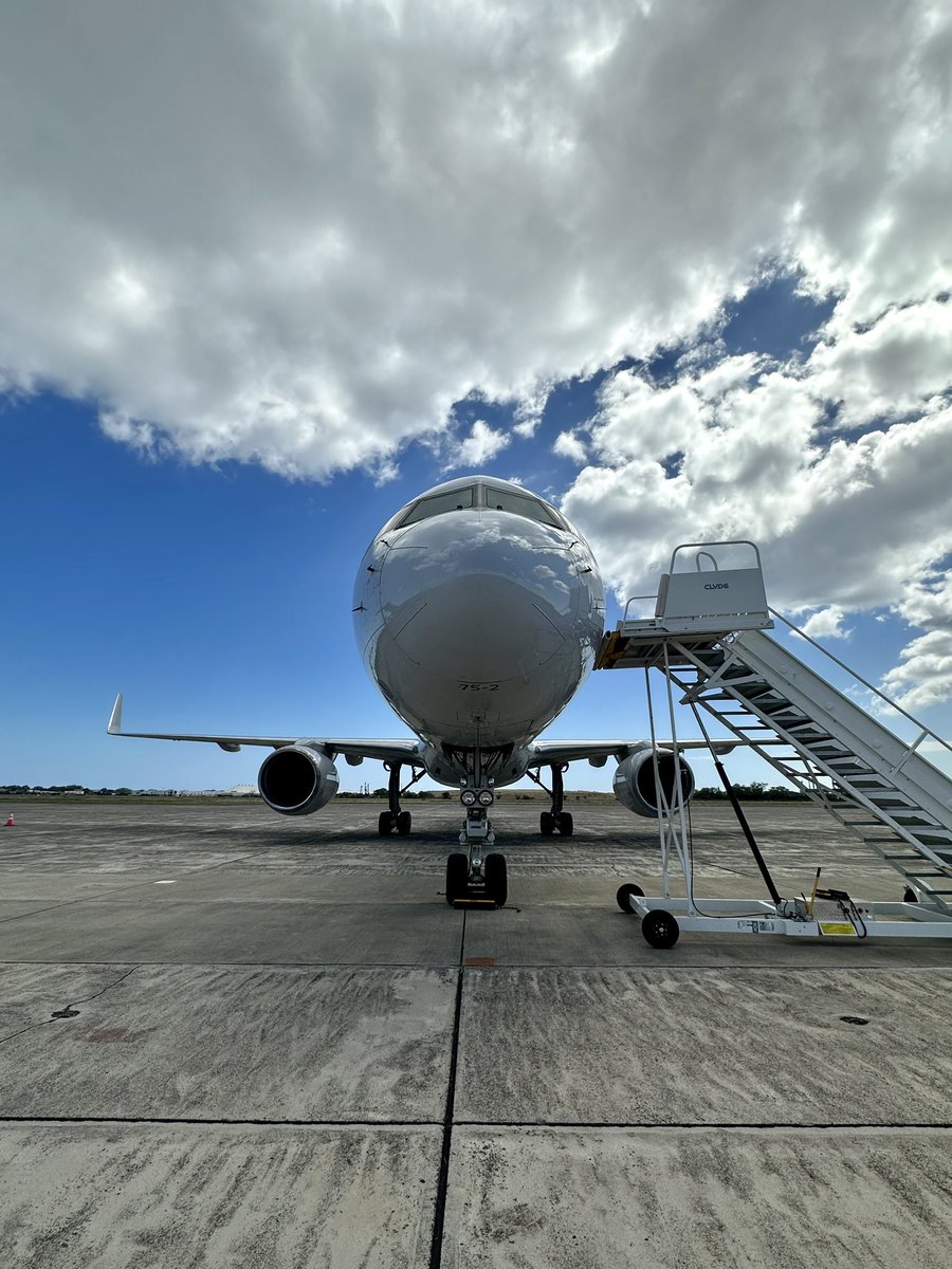 SteveNomadic's tweet photo. Here’s our ship - a B757-200 (N195AN) with a 90 second tour too… heading to Guam shortly. @Nomadic_OMD #OMD278
@OMD_SkyDog https://t.co/H2SPms7SYE