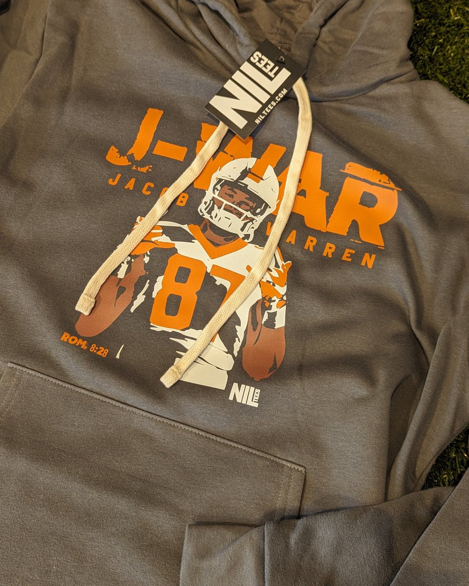 NILtees's tweet photo. That @jwarren808 hoodie fit for the 🍊🏈 fans...🔥
.
#NILtees #NIL #TN #VFL #GBO #football #hoodie https://t.co/SbCx6e0xgs