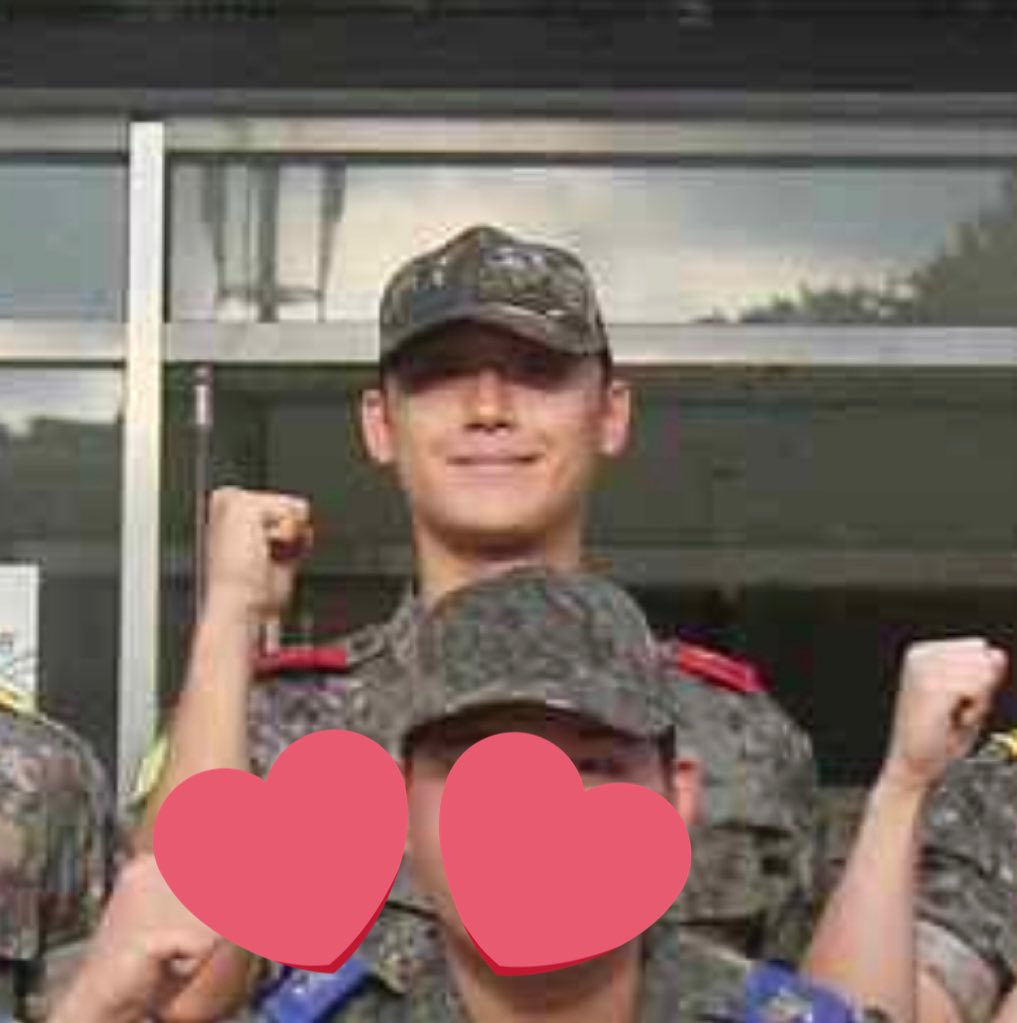 mingldh_04ii's tweet photo. 군복 입은 이도현 너무 좋다ㅜㅜ 보고싶어 https://t.co/JMLcs9sX9p