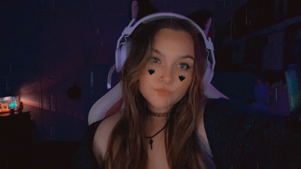 hellxne's tweet photo. Cozy valorant night! Come hangout watch me wif all my shots 🥲 hehe
#VALORANT #gaming #gamergirl #StreamerCommunity #streamer #TwitchAffilate #twitchgirls 

https://t.co/rdeZbSoMGd https://t.co/0cZk7WOJKI
