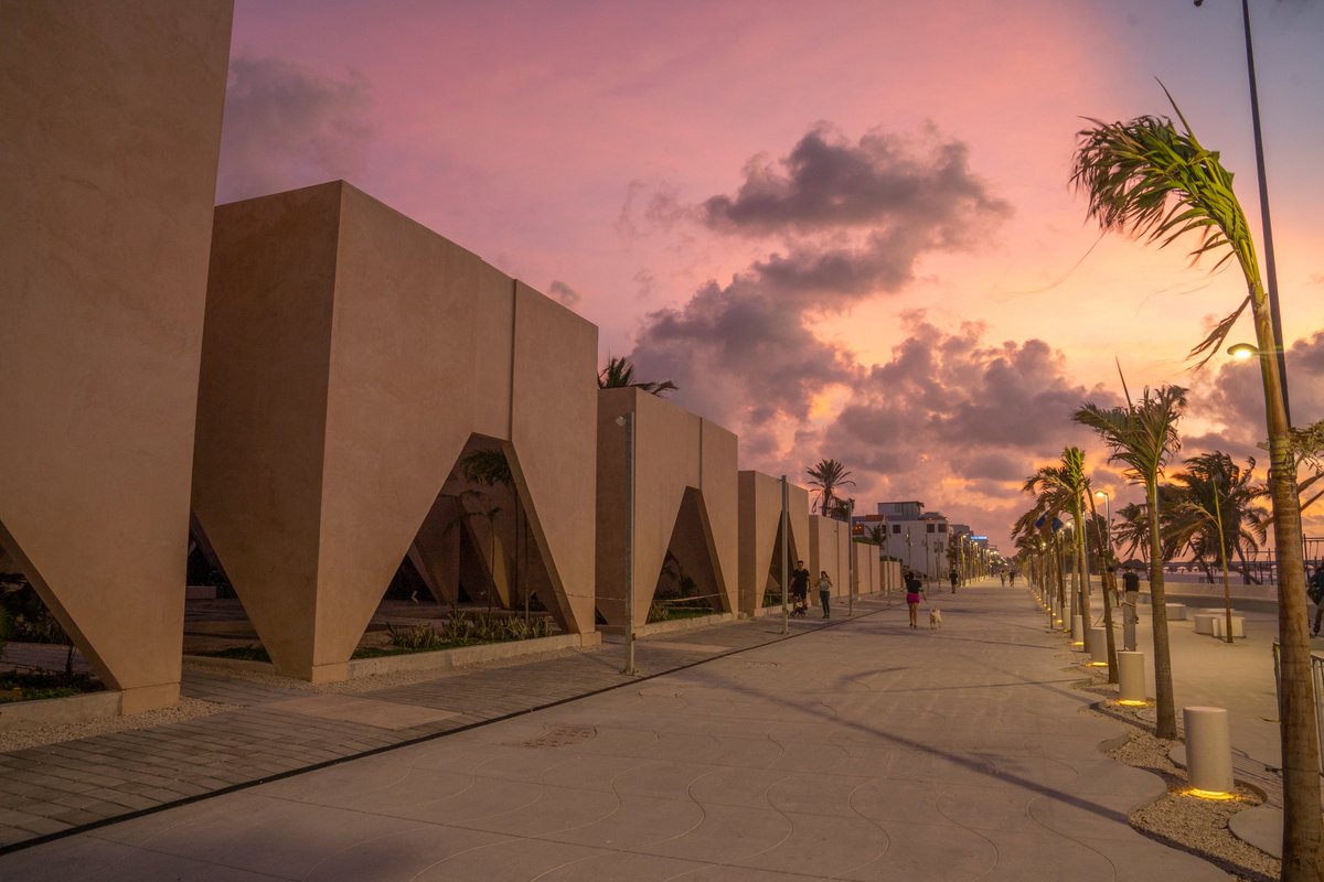 SEDATU_mx's tweet photo. Estrena los colores del regreso a clases iluminando el Museo del Meteorito, una de las obras que realizamos a través del Programa de #MejoramientoUrbano en Progreso, #Yucatán.
Descarga la imagen, coloréala y disfruta la tarde🖍️🖌️🌥️
#ProgresoLate❤️ https://t.co/5gC01vtNXf