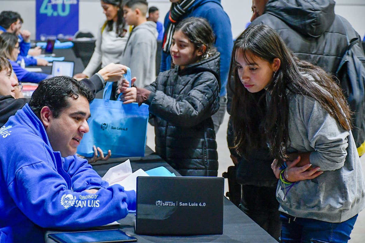 Inclusión digital 💻

El operativo de entrega de dispositivos se trasladó a la ciudad de La Punta 🙌

El mismo se realizó en el Centro de Convenciones donde fueron convocados alumnos que cursan 4°, 5° y 6° grado, y 1° año del secundario.

nota completa 👉 acortar.link/25Z6OG