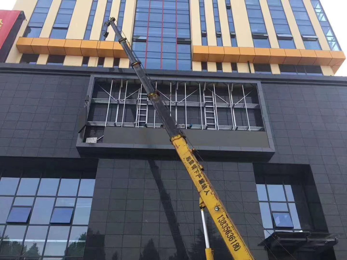 TracyHu16's tweet photo. #outdooradvertising #customizeddesign #frontservie #outdoorwaterproof #factory #manufacturer #videocall #ledmodule #ledpanel #leddisplayscreen #ledvideowall #indooroutdoor #GOB #manufacturer #factory #feedback https://t.co/OtGpPbouyp