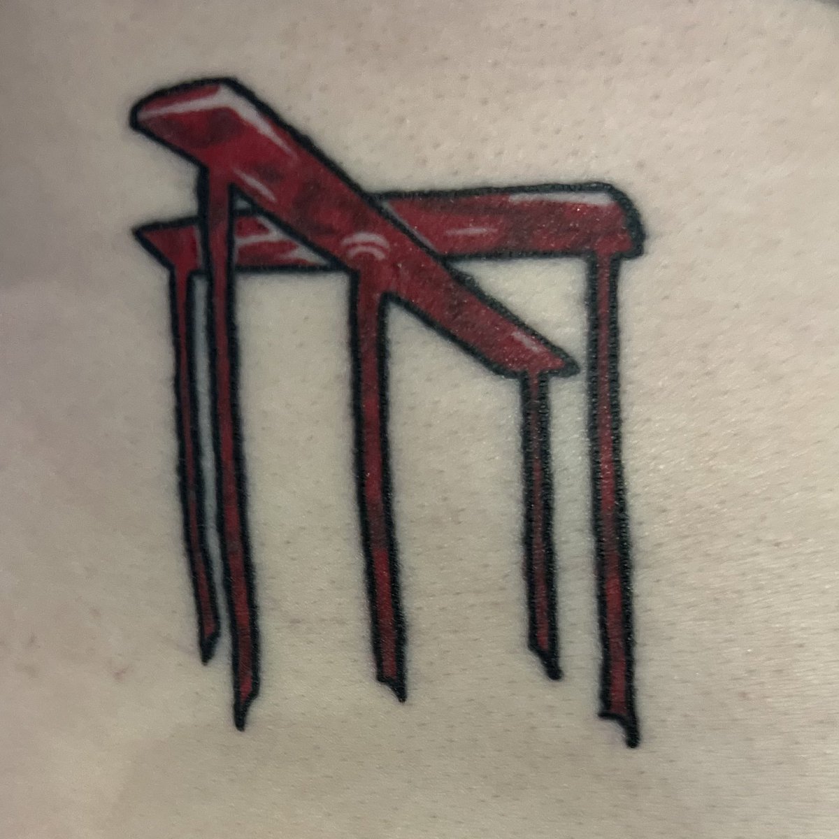 An absolute highlight from our US trip was meeting Robert, a Storyteller in LA, and finding out that he had not one, not two, but FIVE BotC tattoos! Talk about commitment 😈💜
Steve couldn’t help but show off his lack of BotC tattoos 😂
💜 Andy

❤️🩸🕰