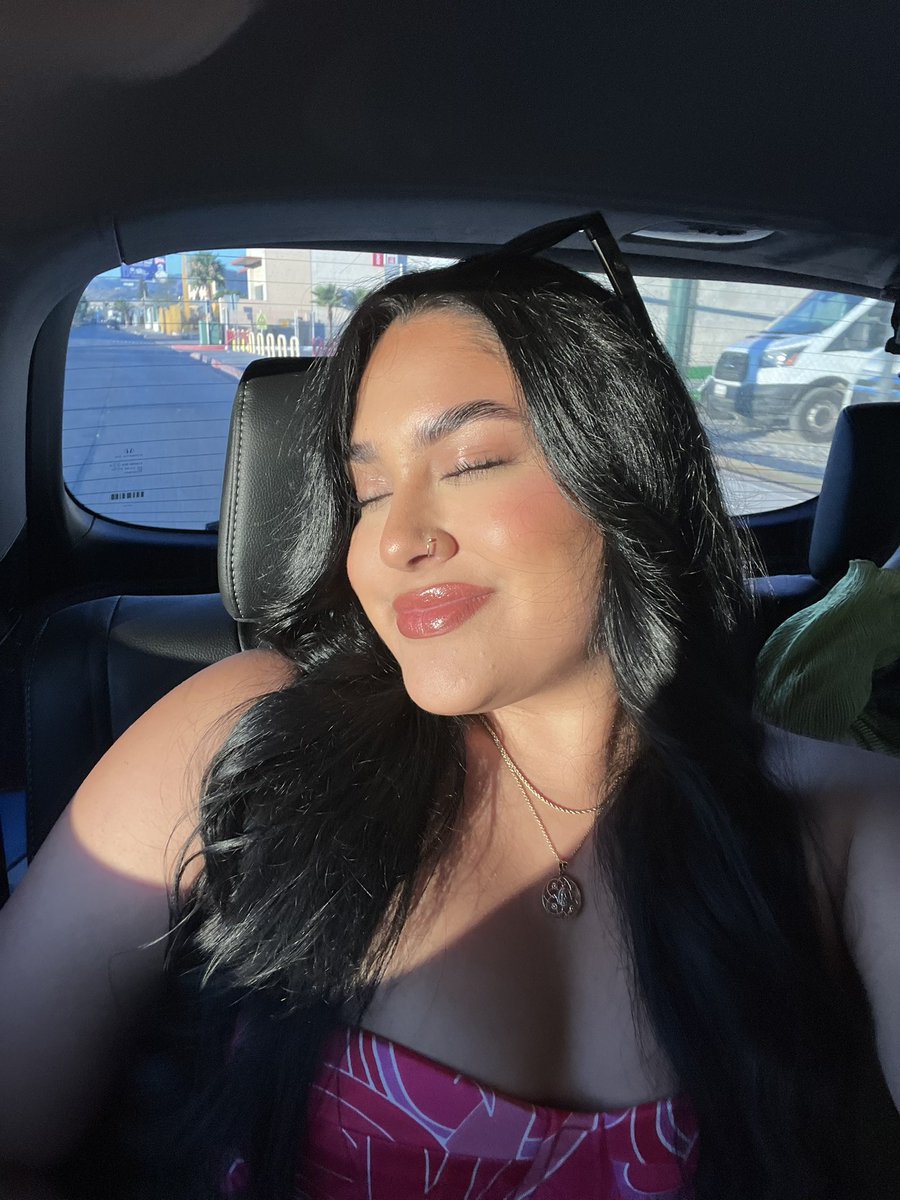 xvmvnxx's tweet photo. Ella ✨ https://t.co/r4O5BrgyKO