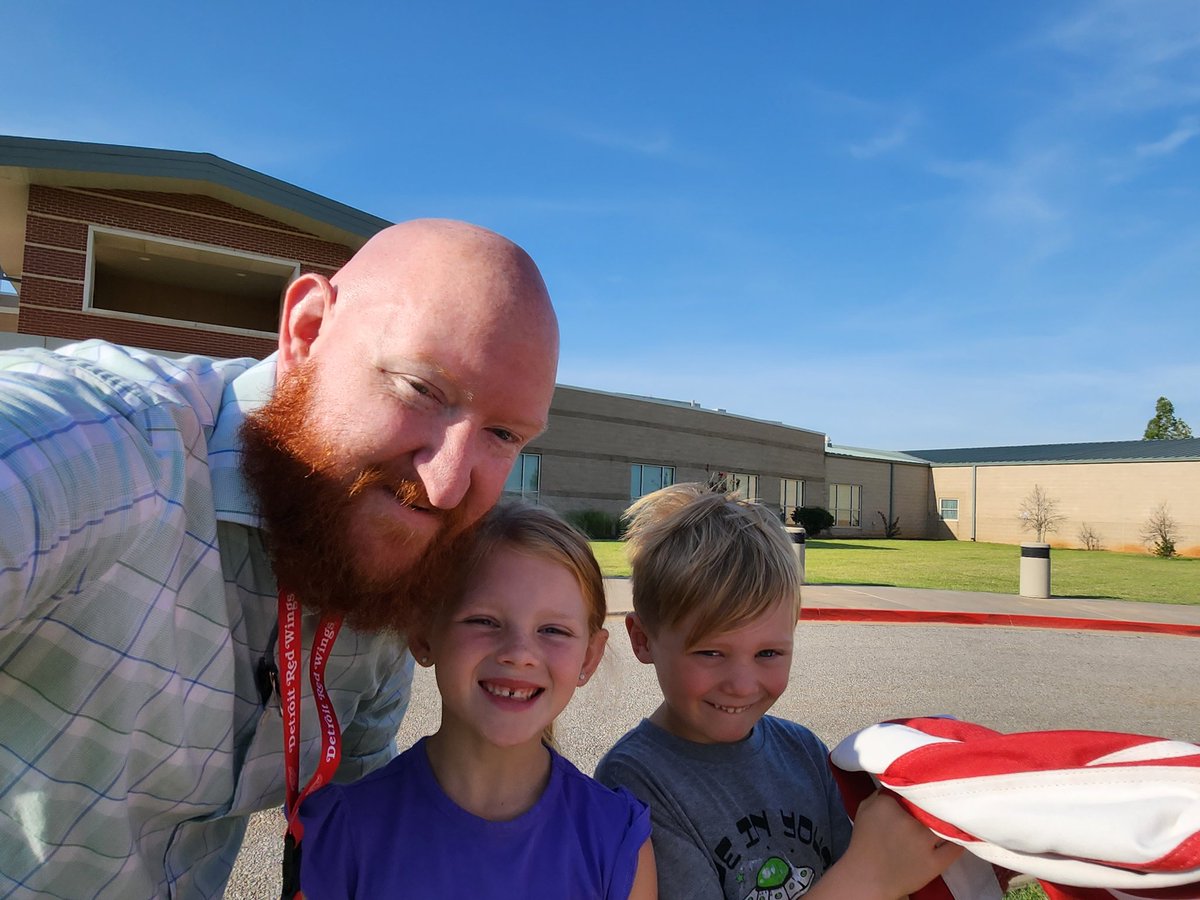 StoneRidgeElem's tweet photo. 1st grade flag helpers the last few days! It is a great way to start the day with 1st graders!! https://t.co/cylg4X05pk