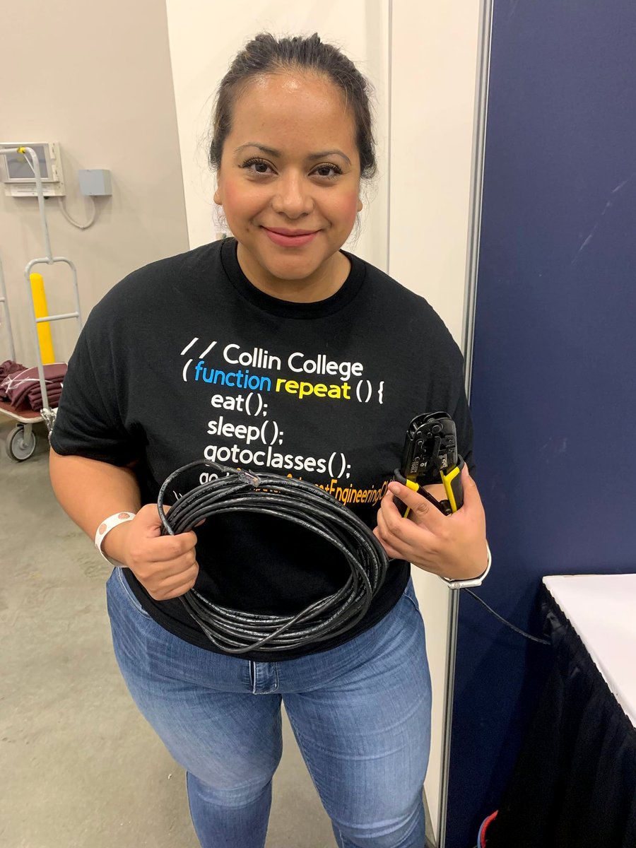 Cisco's tweet photo. π Shoutout to the #NetAcadDreamTeam! They've been hard at work for 4 days, setting up a network to keep #CiscoImpact attendees connected in Las Vegas.
#NetworkingHeroes @CiscoNetAcad https://t.co/TyCaOSabf4