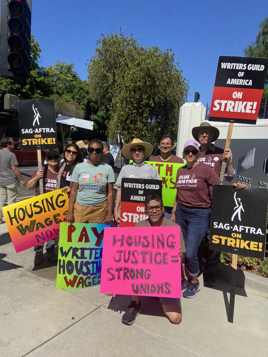 We all 💜 LA, but jobs here barely pay enough to cover the rent. Progressives must work together to take back the power—whether from greedy landlords or corporate bosses. We need to stand together and fight together because we’re stronger together! #wgastrong #housingjustice
