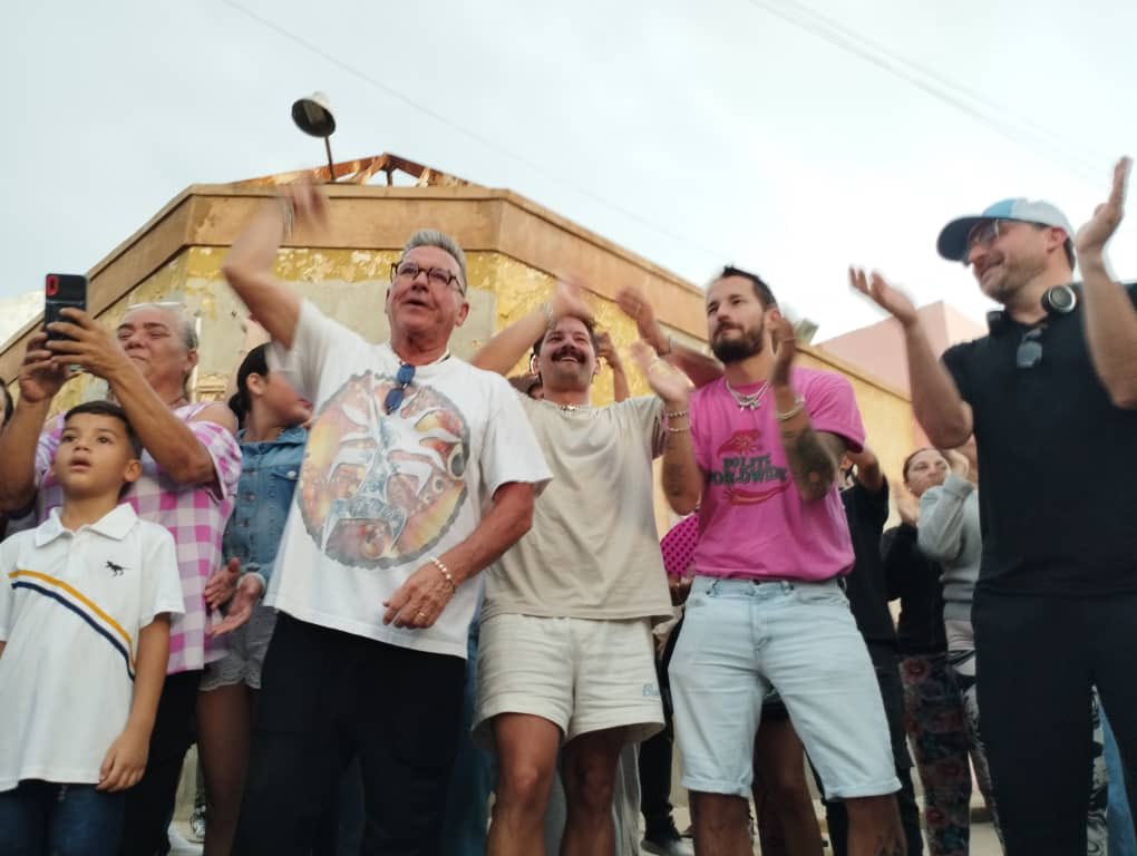 montanertwiter's tweet image. Acabo de vivir 24 horas intensas en la ciudad de mis comienzos #Maracaibo 
Gracias a mis Chamos @MauYRicky ,que ruedan un hermoso documental sobre su país natal #Venezuela ,me di un breve salto para ser yo,quien les mostrará la ciudad de mi adolescencia… me hizo bien volver a…