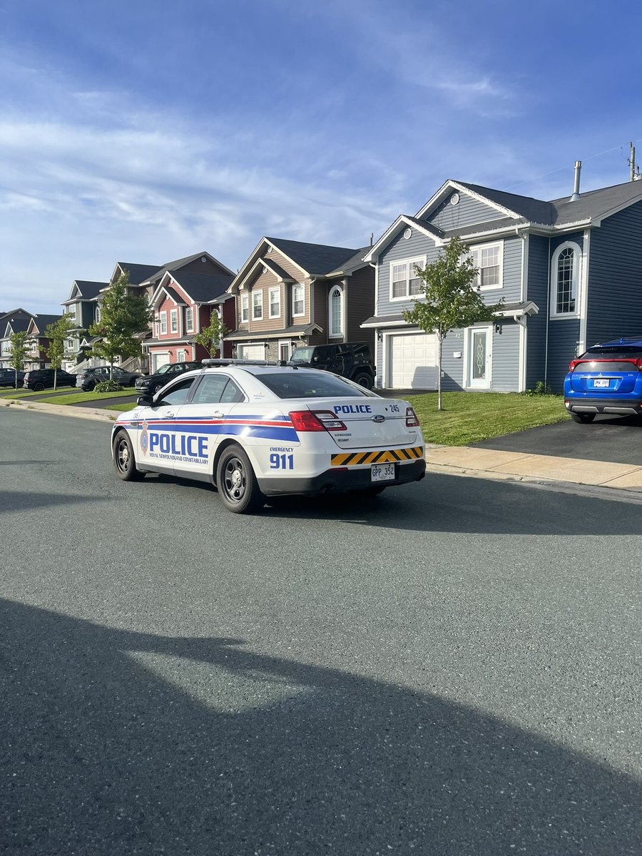 susta77's tweet photo. Kudos to this amazing human right here for making my son and his friends day by stopping at their lemonade stand!! @RNC_PoliceNL Thank you officer! Such a sweet and kind gesture! You made their day :) https://t.co/veo4aL5gCb