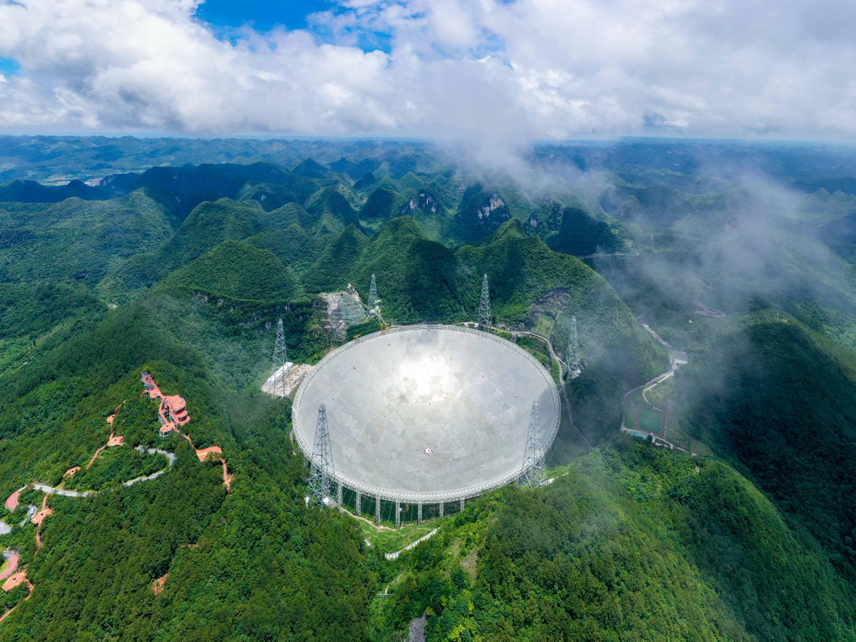 LiveinGuizhou's tweet photo. #Pingtang County's #astronomytown has been chosen as one of the first top ten "Chinese science and technology tourism bases" and has become a bright rising star in Guizhou's tourism.👍👍

📷by https://t.co/GvPLOUJGNC

#Guizhou #China #visitguizhou https://t.co/u3MbeZ5Ybg