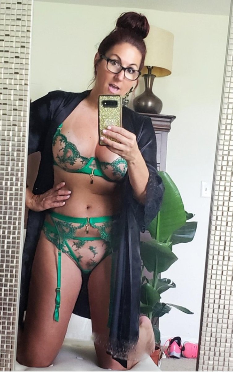 MomsGoneWild8's tweet photo. Is 53 years old to you? https://t.co/lAe1mjr7u8