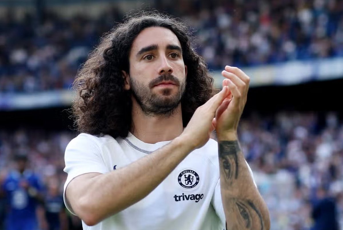 football_amz's tweet photo. 🚨 Man Utd has submitted a proposal to sign Marc Cucurella from Chelsea. Chelsea responded, talks ongoing.
Chelsea want a £7m loan fee from Man United for Marc Cucurella.
#CFC #MUFC #Chelsea #ManchesterUnited #ManUnited #TransferNews #amzfootball #Cucurella #PremierLeague https://t.co/EYcuyKcM6Q