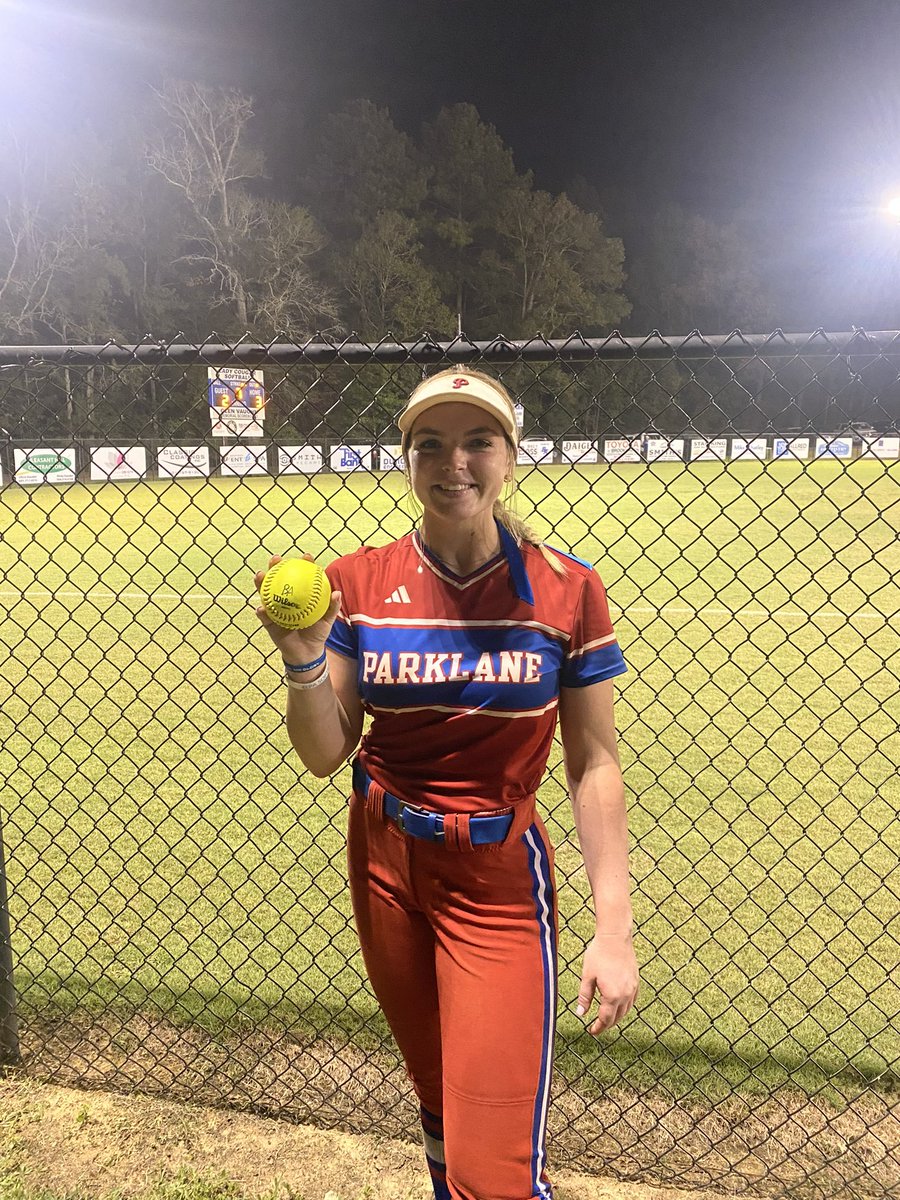 parklanesball's tweet photo. @IssieCoker_hits with another long ball last night, &amp; another district win tonight💪🏼💪🏼💪🏼💪🏼
#INTENT https://t.co/qkA4XOAppS