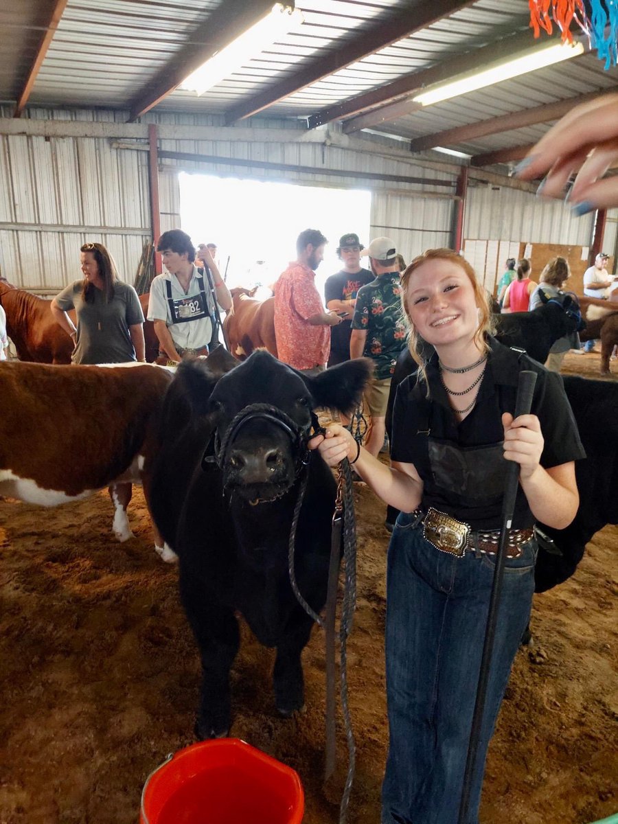 Meet our Treasurer!
Howdy! I’m Dakota Wright. I am a senior at GHS and serving as the GCFFA Treasurer.
I have been an active member of FFA for 9 years raising goats, pigs and heifers!
What I like most about FFA is the motivation and urge to be successful.